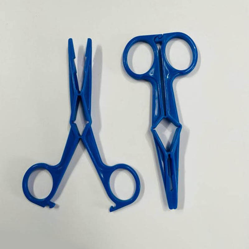 Plastic lab forceps molding