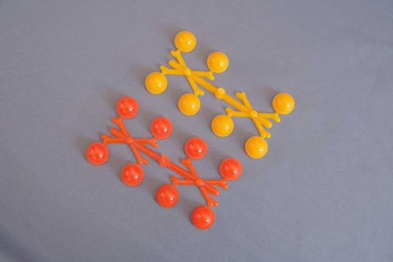 Acuan suntikan pelbagai rongga membina