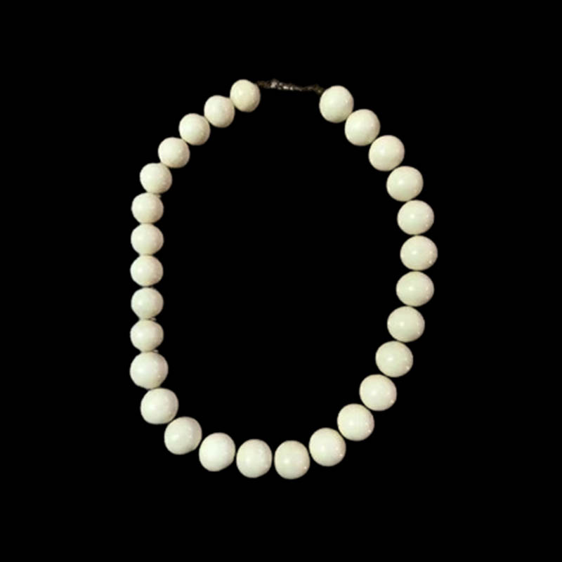 Suntikan kalung plastik