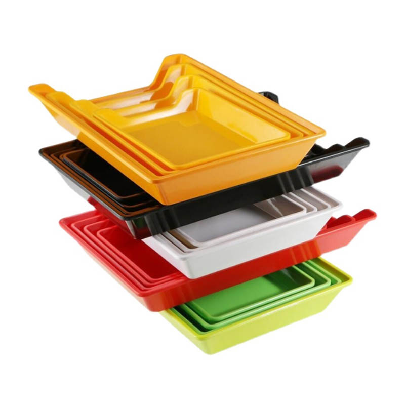 Pencetak piring plastik