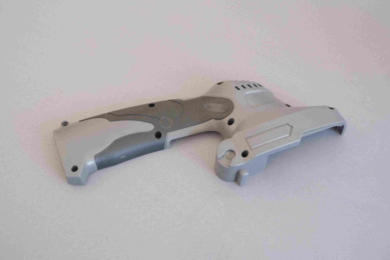 Fabrikasi acuan suntikan keluli